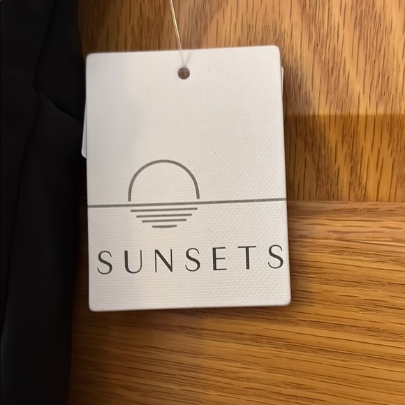 NWT Sunsets Black Women's Shorts swim Seascapes coverup - Picture 2 of 5